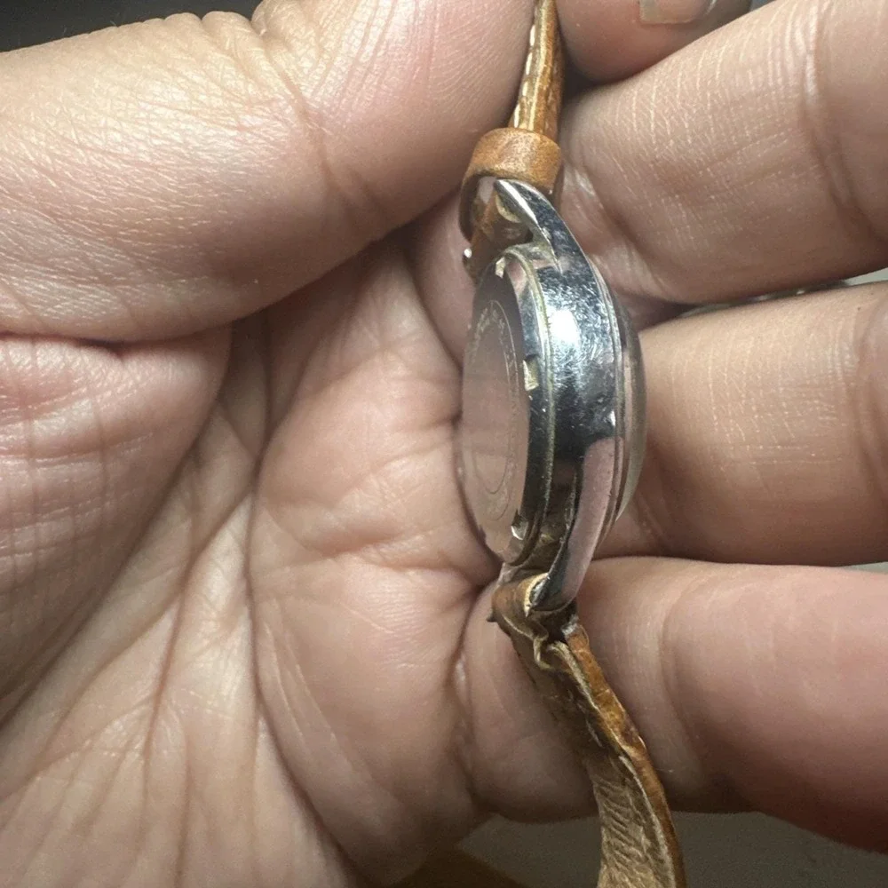 Working VTG Ingraham Manual Wind Ladies Wristwatch Swiss Made 24mm Brown Leather